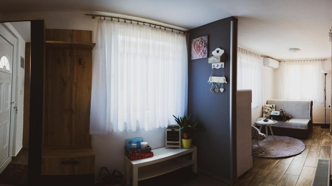 Soba I Apartman Dula Ogulin Eksteriør bilde